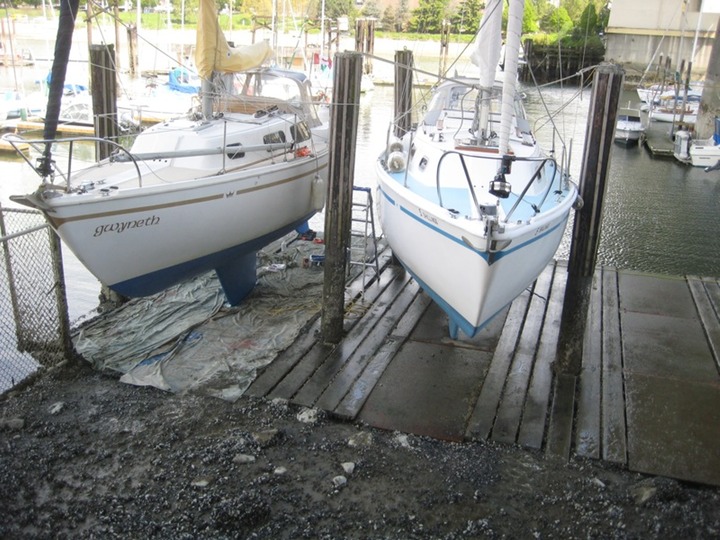 2 boats on Burrard TideGrid